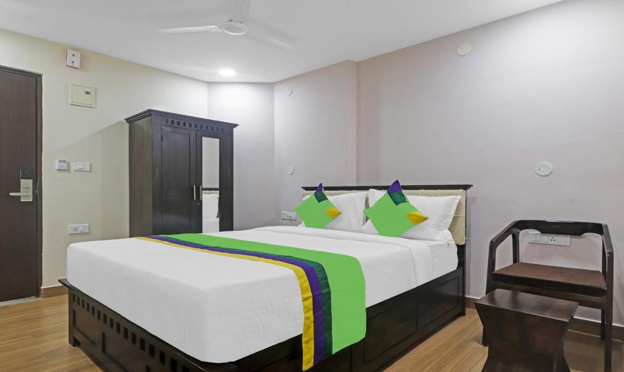 Hotel Treebo Purple Square Hajdarabad Zewnętrze zdjęcie