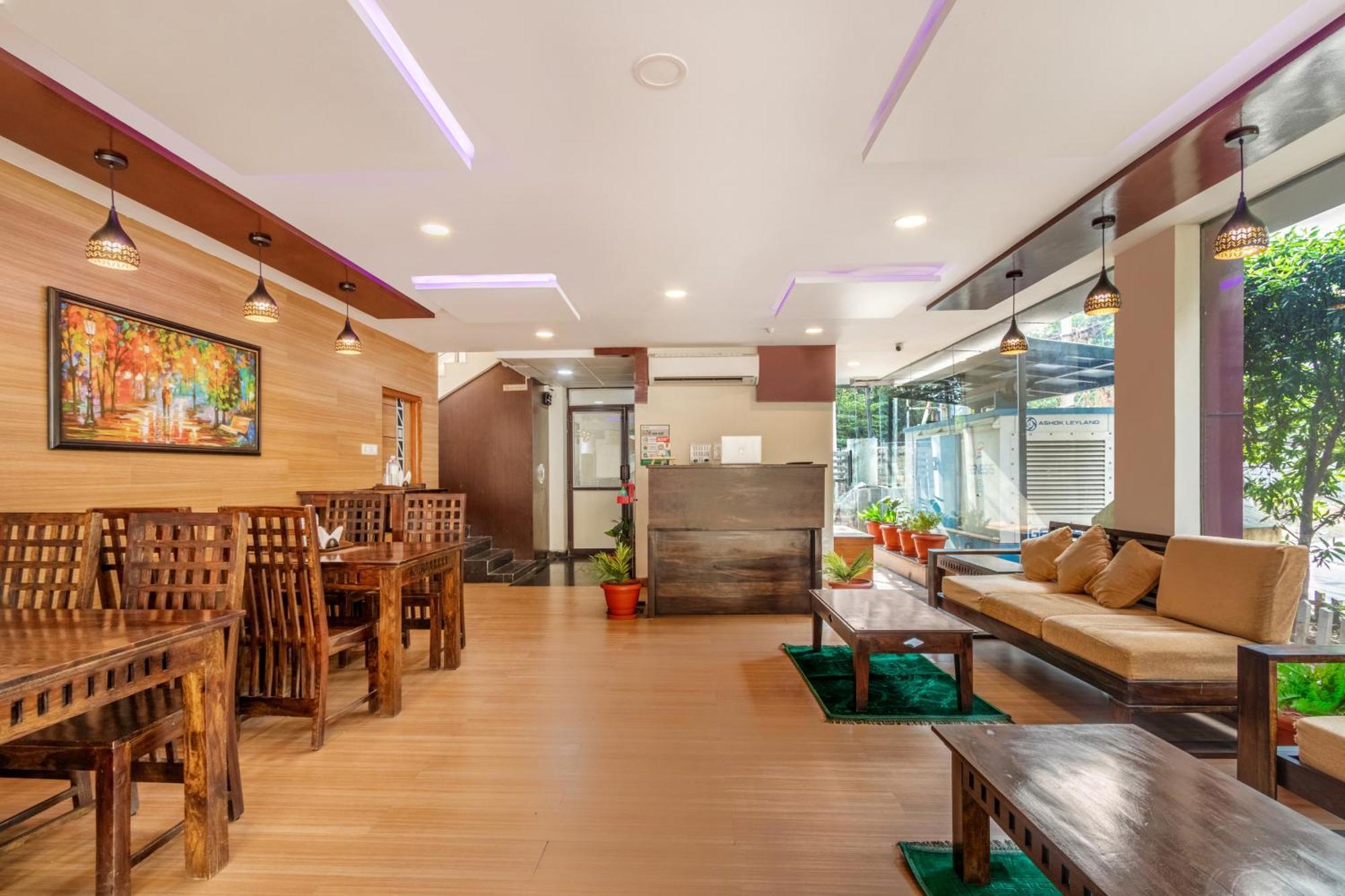 Hotel Treebo Purple Square Hajdarabad Zewnętrze zdjęcie