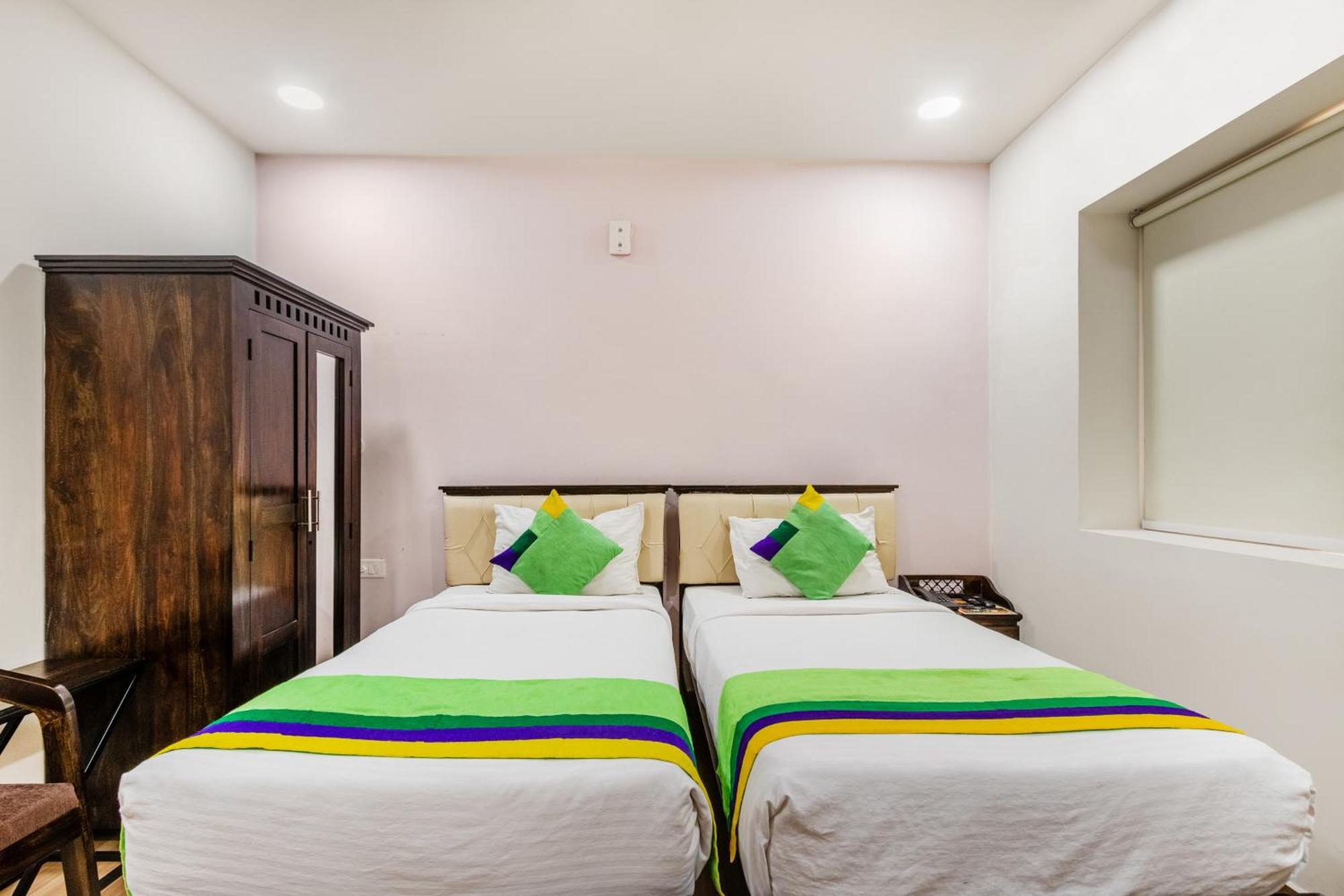 Hotel Treebo Purple Square Hajdarabad Zewnętrze zdjęcie