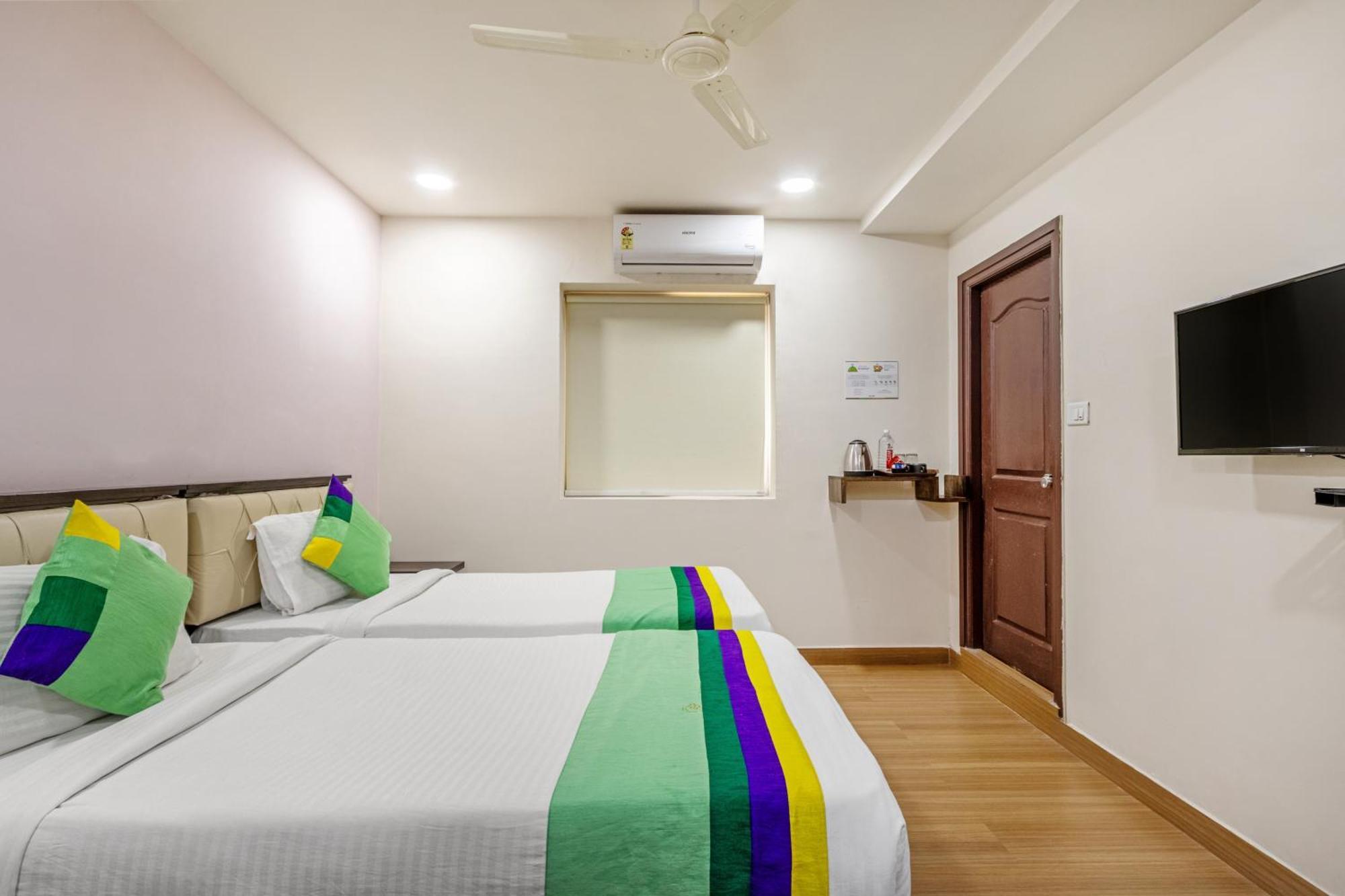 Hotel Treebo Purple Square Hajdarabad Zewnętrze zdjęcie
