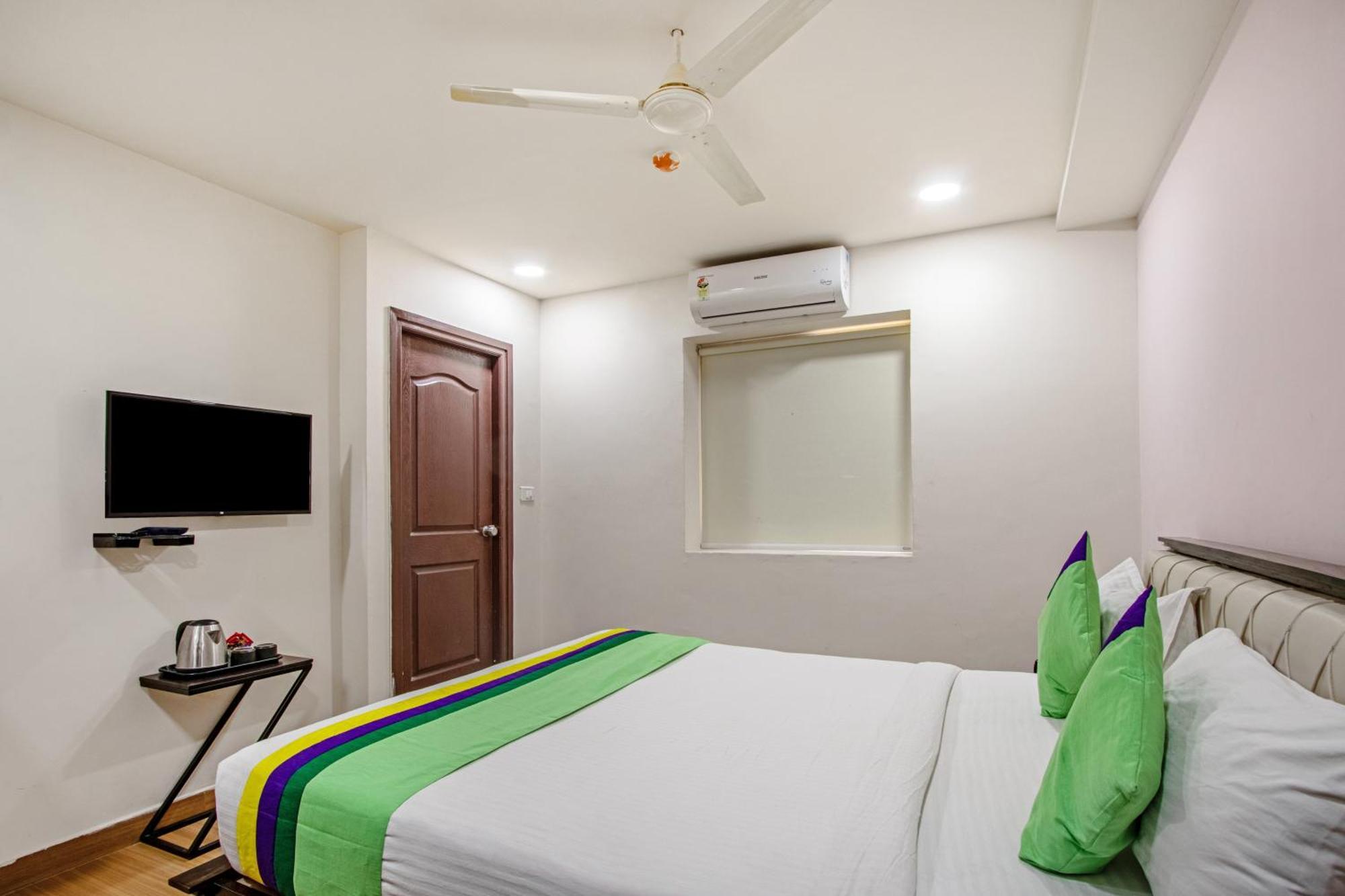 Hotel Treebo Purple Square Hajdarabad Zewnętrze zdjęcie