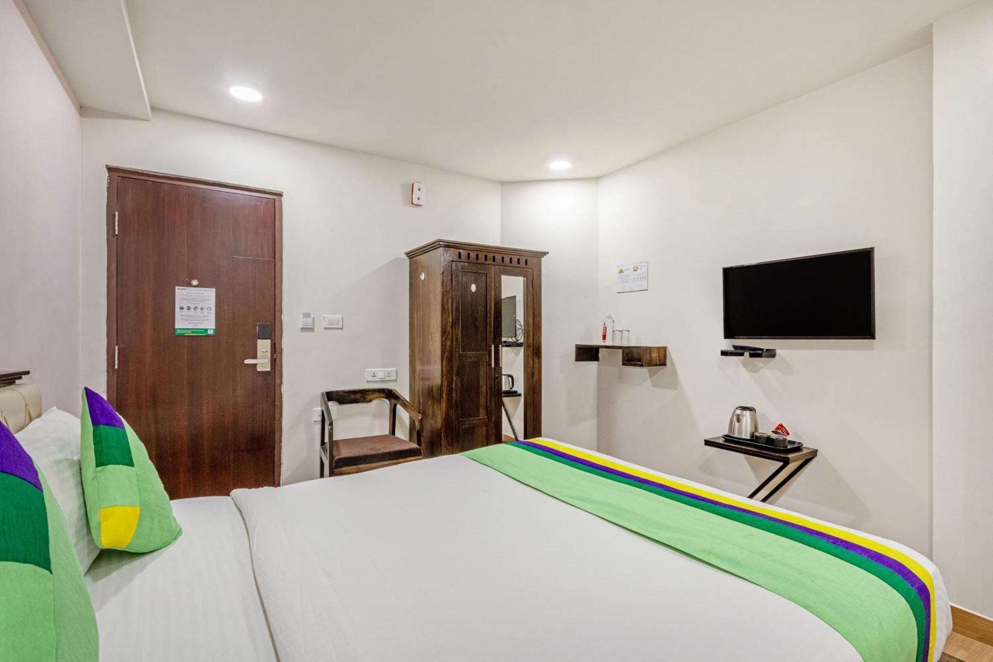 Hotel Treebo Purple Square Hajdarabad Zewnętrze zdjęcie