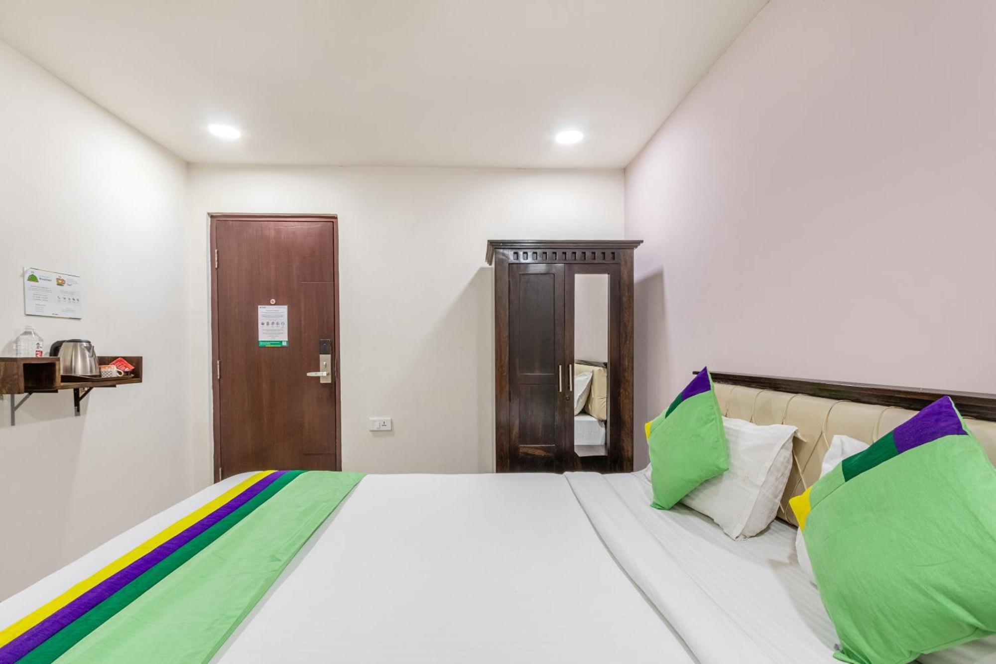 Hotel Treebo Purple Square Hajdarabad Zewnętrze zdjęcie