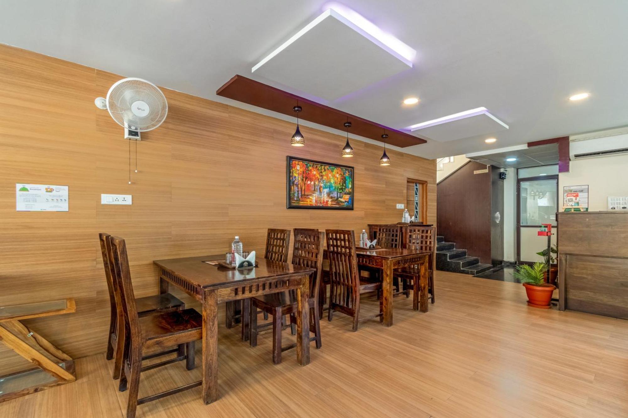 Hotel Treebo Purple Square Hajdarabad Zewnętrze zdjęcie